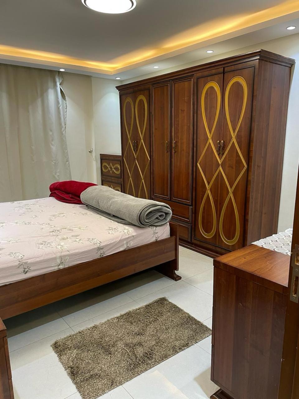 Luxury Apartment *